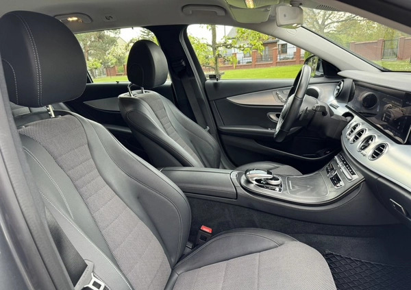 Mercedes-Benz Klasa E cena 149900 przebieg: 76000, rok produkcji 2019 z Łaskarzew małe 667